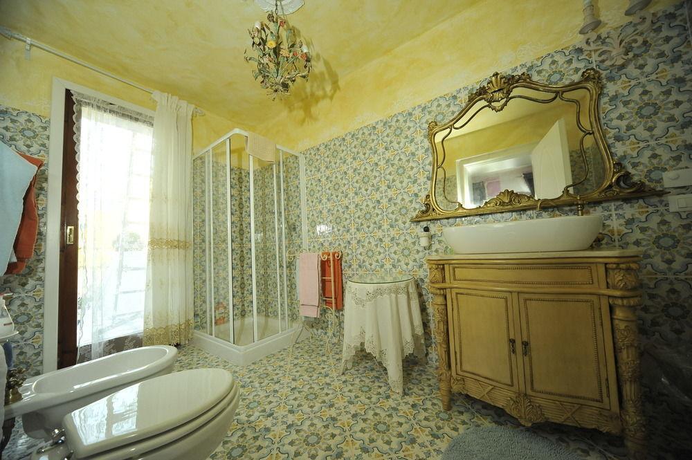 B And B Della Mimosa Desenzano del Garda Eksteriør bilde