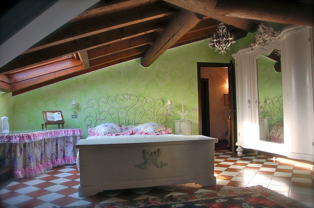 B And B Della Mimosa Desenzano del Garda Eksteriør bilde